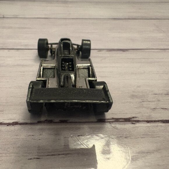 Hot Wheels 1982 Black Silver Spoiler Indy Formula 1 Diecast Toy Car (SKU: 322TO) - Picture 4 of 7